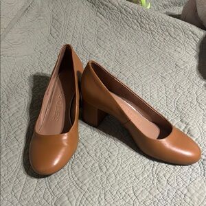 AEROSOLES Classic Brown Heels